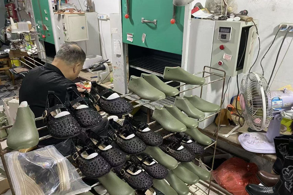 Shoe lasting and assembly